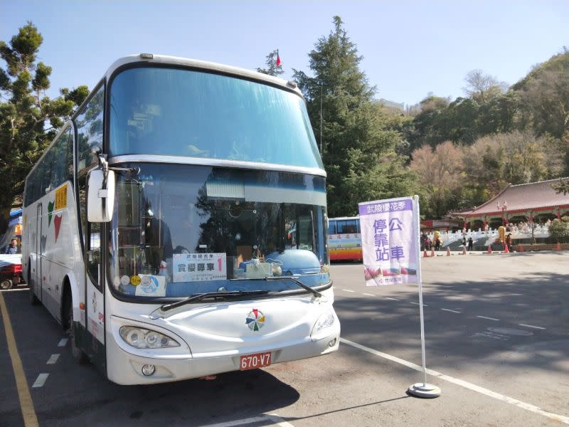 ▲武陵櫻花季登場，預約「梨山－武陵農場」賞櫻專車每日3班次前往(圖／交通局提供攝2021.2.19)