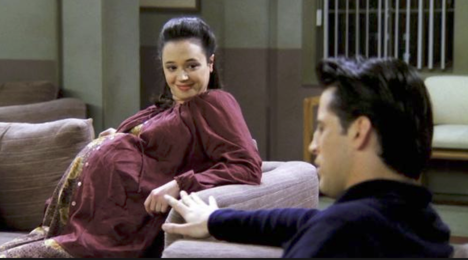 One of Leah Remini's earliest roles was in the first season of Friends, as a woman who went into labor and was helped by Joey. Leah actually was one of the many women who auditioned for the role of Monica before Courteney Cox landed the part. 