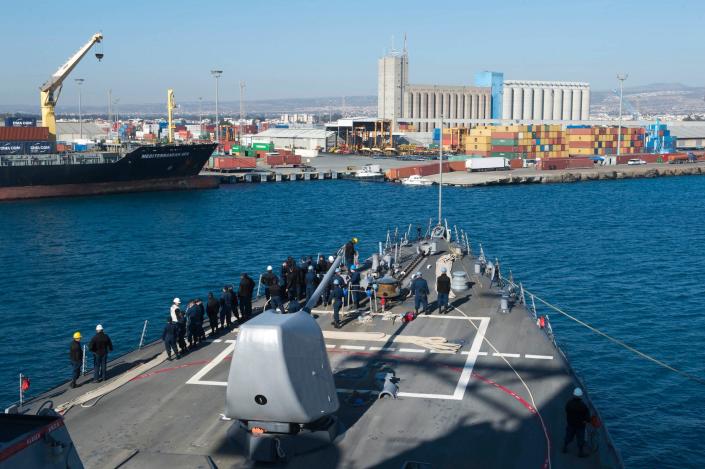 ناوشکن نیروی دریایی USS Stout در لیماسول قبرس