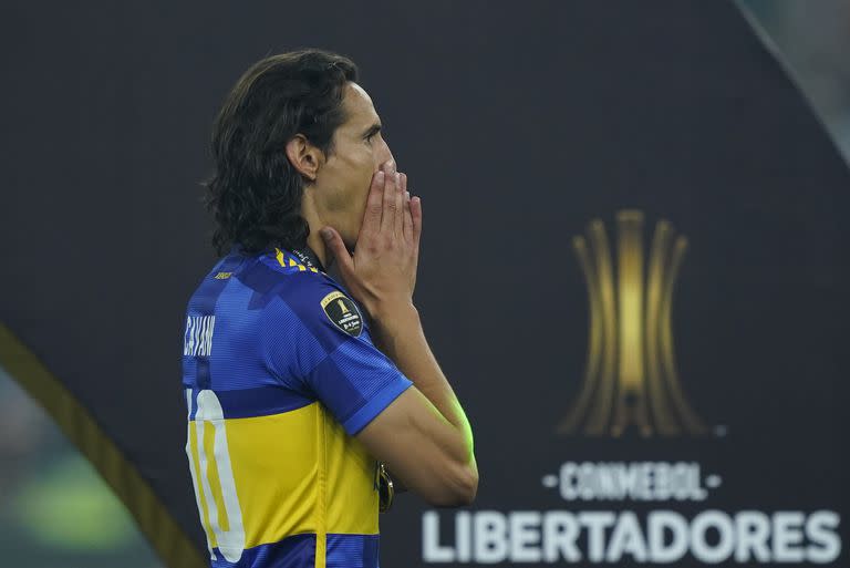 Cavani personifica la frustración de Boca, que deberá engancharse rápido en los torneos locales