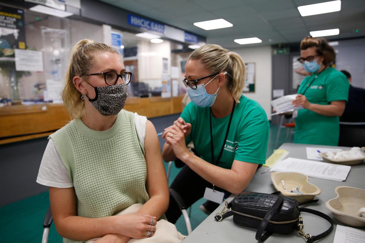 Hannah Ryan receives her first vaccine in Stanmore (Getty Images)