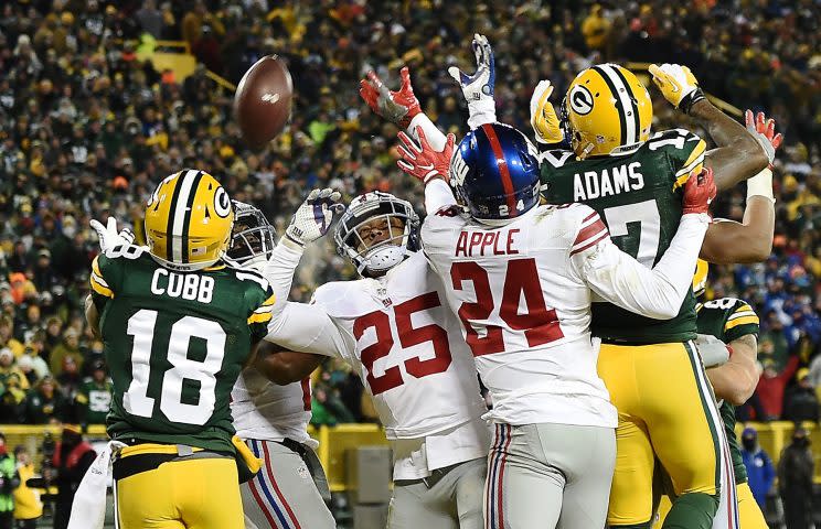 Randall Cobb #18 of the Green Bay Packers catches a touchdown pass in the second quarter during the NFC Wild Card game against the New York Giants at Lambeau Field on January 8, 2017 in Green Bay, Wisconsin. (Photo by Stacy Revere/Getty Images)