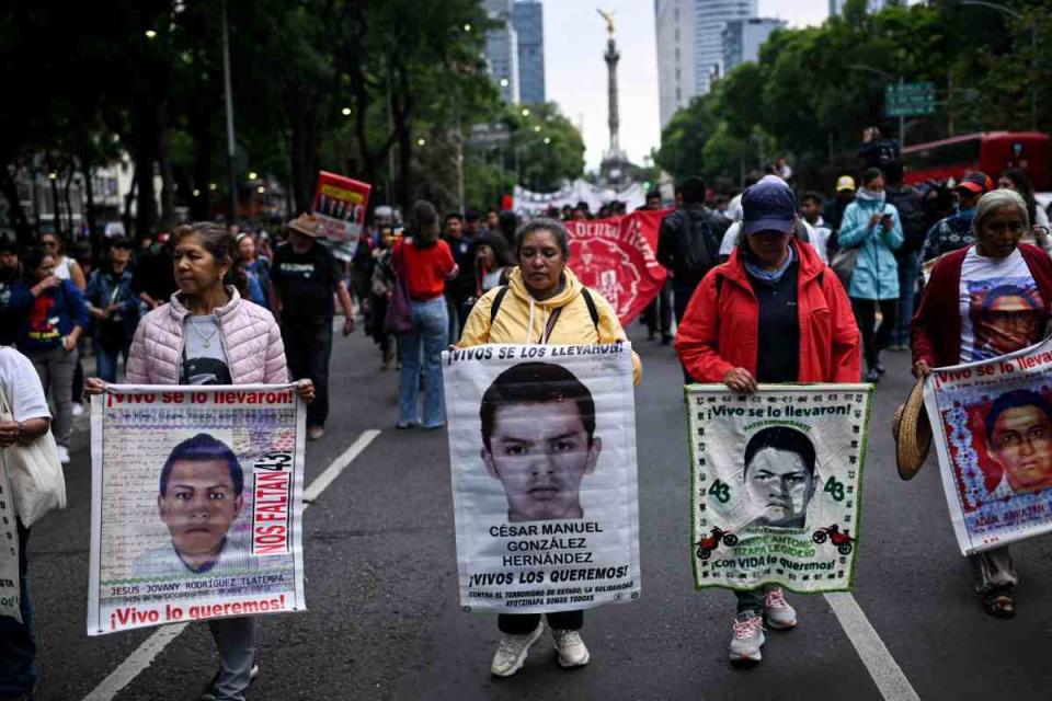 Marcha Padres Ayotzinapa