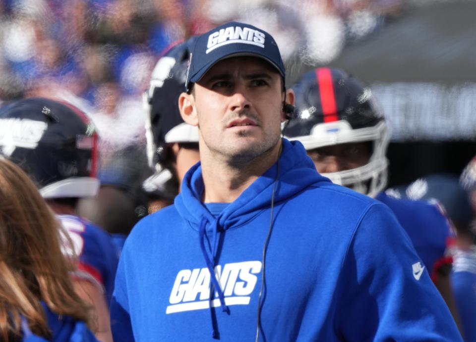 East Rutherford, NJ — October 22, 2023 -- Daniel Jones of the Giants on the sidelines in the second half. The NY Giants host the Washington Commanders at MetLife Stadium in East Rutherford, NJ on October 22, 2023.