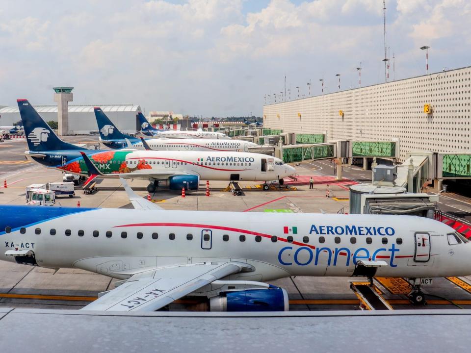 Aeromexico Flight from Mexico City to Tijuana, Mexico — Aeromexico Flight 2021