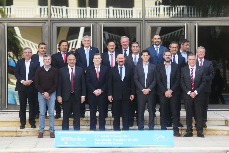 El ministro del Interior, Wado de Pedro, acompañó este lunes en Formosa al jefe de Gabinete, Juan Manzur, durante la 11ª Asamblea del Consejo Regional del Norte Grande