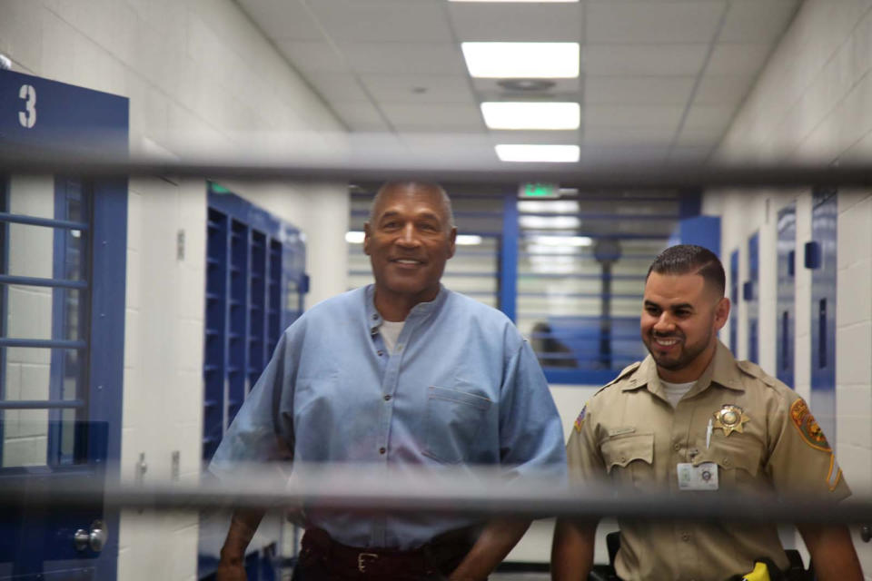 <p>O.J. Simpson (L) arrives for his parole hearing in at Lovelock Correctional Centre in Lovelock, Nevada, U.S. July 20, 2017. Sholeh Moll/Nevada Department of Transportation/Handout via REUTERS ATTENTION EDITORS – THIS IMAGE WAS PROVIDED BY A THIRD PARTY </p>