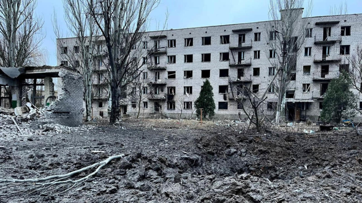 The aftermath of the Russian bombardment of the town of Myrnohrad. Photo: Ukraine's National Police