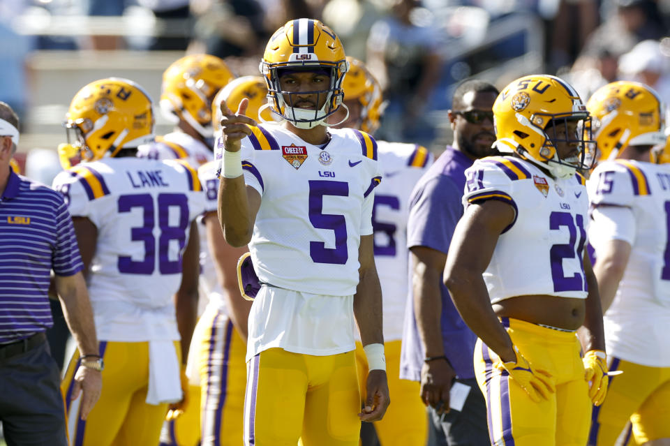 ORLANDO, FL - JANUARY 02: LSU Tigers quarterback Jayden Daniels (5) during the Cheez-It Citrus Bowl between the LSU Tigers and the Purdue Boilermakers on January 2, 2023 at Camping World Stadium in Orlando, Fl.  (Photo by David Rosenblum/Icon Sportswire via Getty Images)