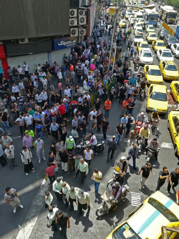 Iranian protesters gather in downtown Tehran