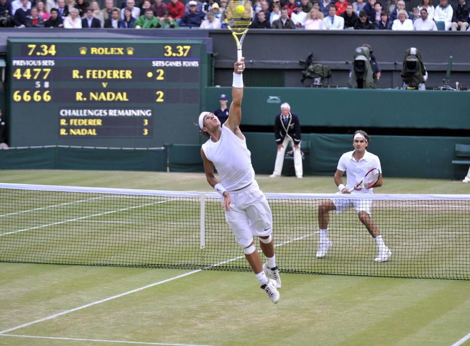 Rodger Federer v Rafael Nadal in the Wimbledon Tennis Championships Mens Final 6th July 2008. (Photo by David Ashdown/Getty Images)