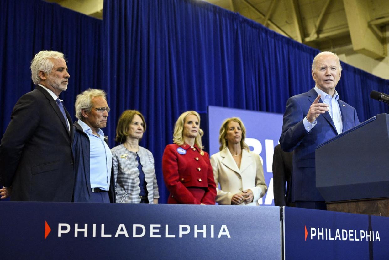 <span>Joe Biden campaigns alongside members of the Kennedy family in Philadelphia on Thursday.</span><span>Photograph: Andrew Caballero-Reynolds/AFP via Getty Images</span>