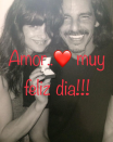 <p>La actriz publicó una imagen súper <em>vintage</em>, decorada con la frase: “¡Amor, muy feliz día!”, y la acompañó con un mensaje para su hombre: “¡Gracias, mi amor! ¡Regalo de Mazzei! ¡Fabián Mazzei, feliz día bombón! Qué bueno poder compartirlo. Te adoro, lo sabés. ¡Gracias por cuidar de mí y bancarme ja ja ja! San Valentín, ¡feliz día!” – <em>Foto: <a rel="nofollow noopener" href="https://www.instagram.com/araceligonzalez67/" target="_blank" data-ylk="slk:Instagram/araceligonzalez67/;elm:context_link;itc:0;sec:content-canvas" class="link ">Instagram/araceligonzalez67/</a></em> </p>