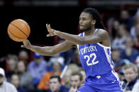 FILE - Kentucky guard Cason Wallace passes the ball during the first half of an NCAA college basketball game against Gonzaga, Sunday, Nov. 20, 2022, in Spokane, Wash. Wallace is among the top prospects in next month’s NBA draft. (AP Photo/Young Kwak, File)