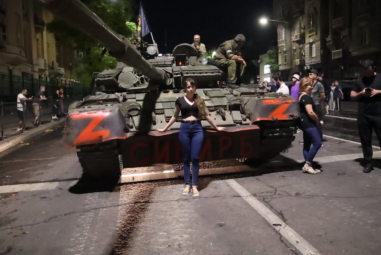 Open defiance in Rostov-on-Don. <a href="https://www.gettyimages.com/detail/news-photo/woman-poses-for-a-photo-in-front-of-the-wagner-group-news-photo/1259024080?adppopup=true" rel="nofollow noopener" target="_blank" data-ylk="slk:Feodor Larin/Anadolu Agency via Getty Images;elm:context_link;itc:0;sec:content-canvas" class="link ">Feodor Larin/Anadolu Agency via Getty Images</a>