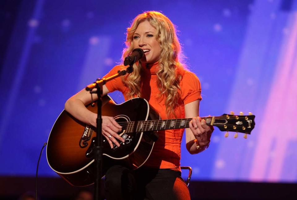 Brooke White performs as one of the top 20 contestants on the 7th season of American Idol.