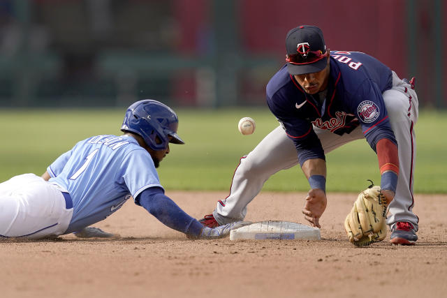 Cruz's late homer helps Twins beat Royals 5-4 - The San Diego Union-Tribune