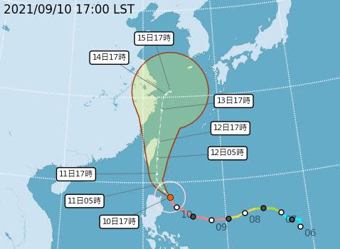 璨樹暴風圈接近中！明「補班」如放颱風假　勞動部：中秋仍可放連假