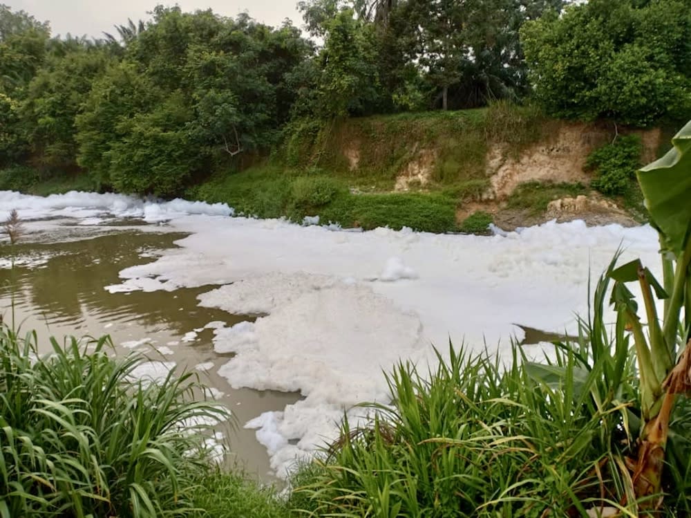 Authorities are still investigating the cause of the foam formation at part of the Sungai Skudai river in Senai. — Picture via Facebook