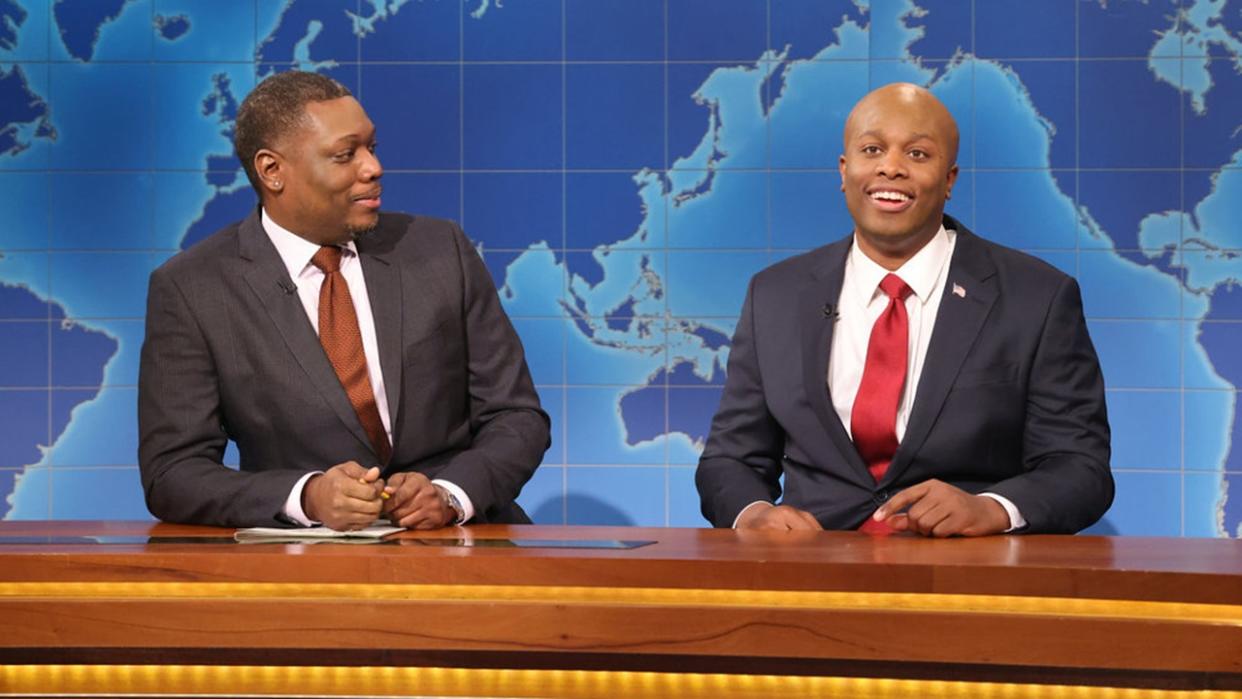  SATURDAY NIGHT LIVE -- “Jacob Elordi, Renée Rapp” Episode 1853 -- Pictured: (l-r) Anchor Michael Che and Devon Walker. 