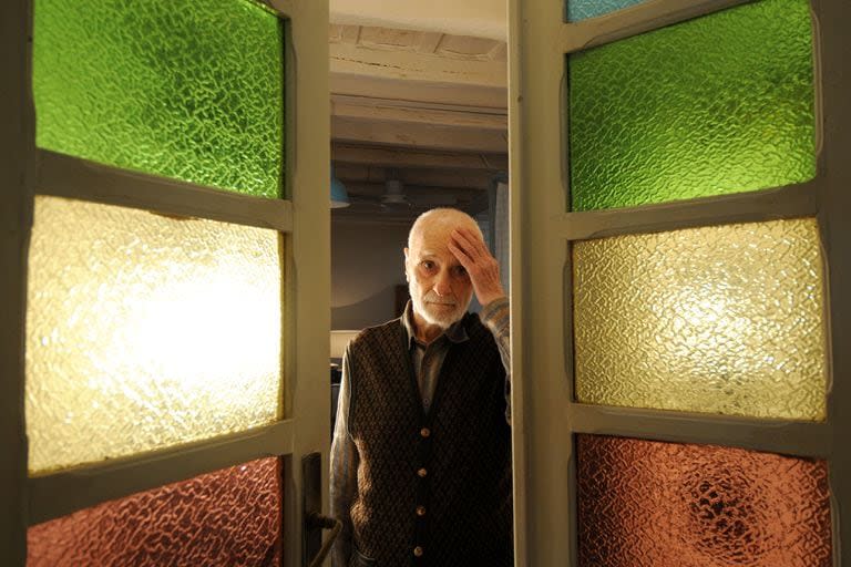 Mario Monicelli, considerado uno de los maestros de la comedia italiana, en su casa, en 2008
(Eric VANDEVILLE/Gamma-Rapho via Getty Images)