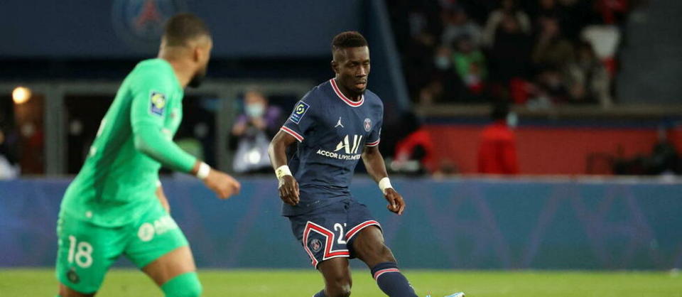 Idrissa Gueye sous le maillot du PSG le 26 février face à Saint-Étienne.
