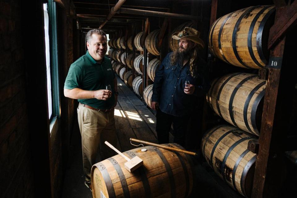 Buffalo Trace master distillery Harlen Wheatley and Grammy Award winning Kentucky musician Chris Stapleton collaborated on Traveller, a new blended whiskey.