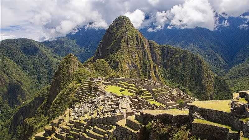祕魯當局證實一輛觀光巴士在參觀完馬丘比丘遺址後於回程路上，翻落約100公尺深的山谷。（示意圖／翻攝自Pixabay）