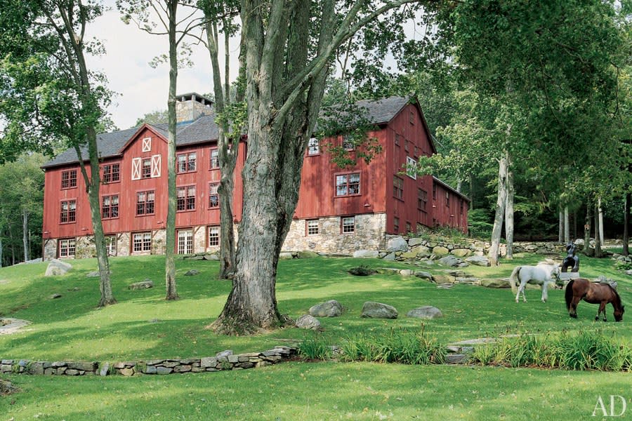 A Farmhouse That Breaks With Tradition