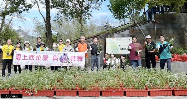 迎接關子嶺紅葉公園重新開放，西拉雅國家風景區偕同在地協會及業者種植蜜源植物，打造蝴蝶樂園。<br /><br />（記者李嘉祥攝）