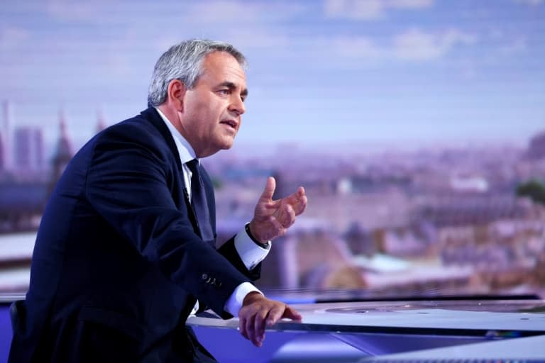 Xavier Bertrand, président de la région Hauts de France et candidat à la présidentielle, sur le plateau de la chaîne France 2, le 30 septembre 2021 à Paris  - Thomas SAMSON © 2019 AFP