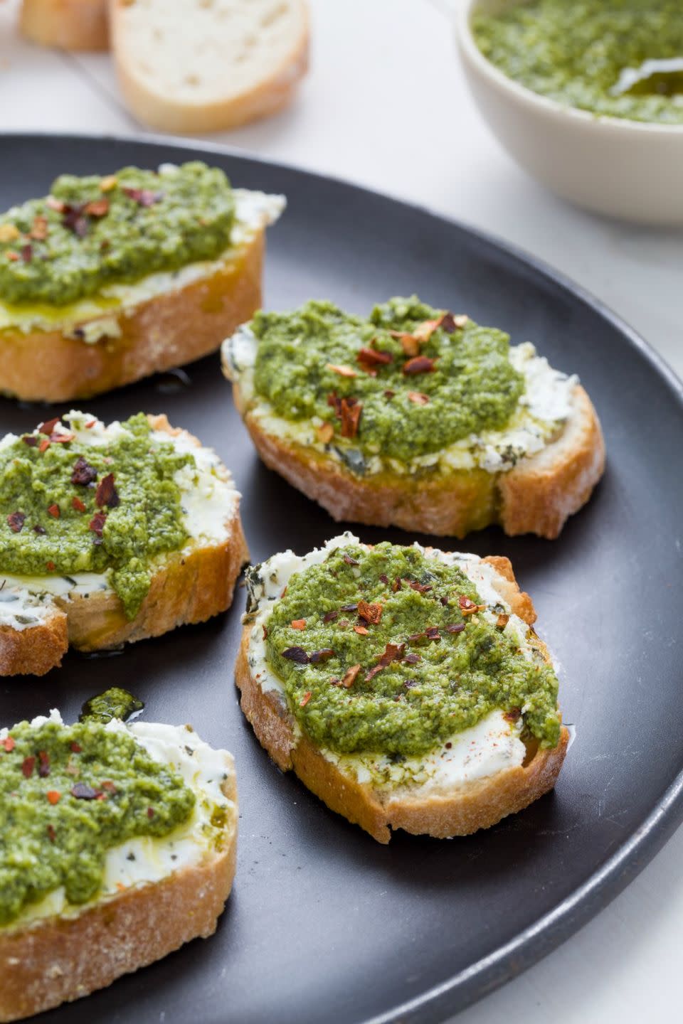 Pesto-Ricotta Crostini