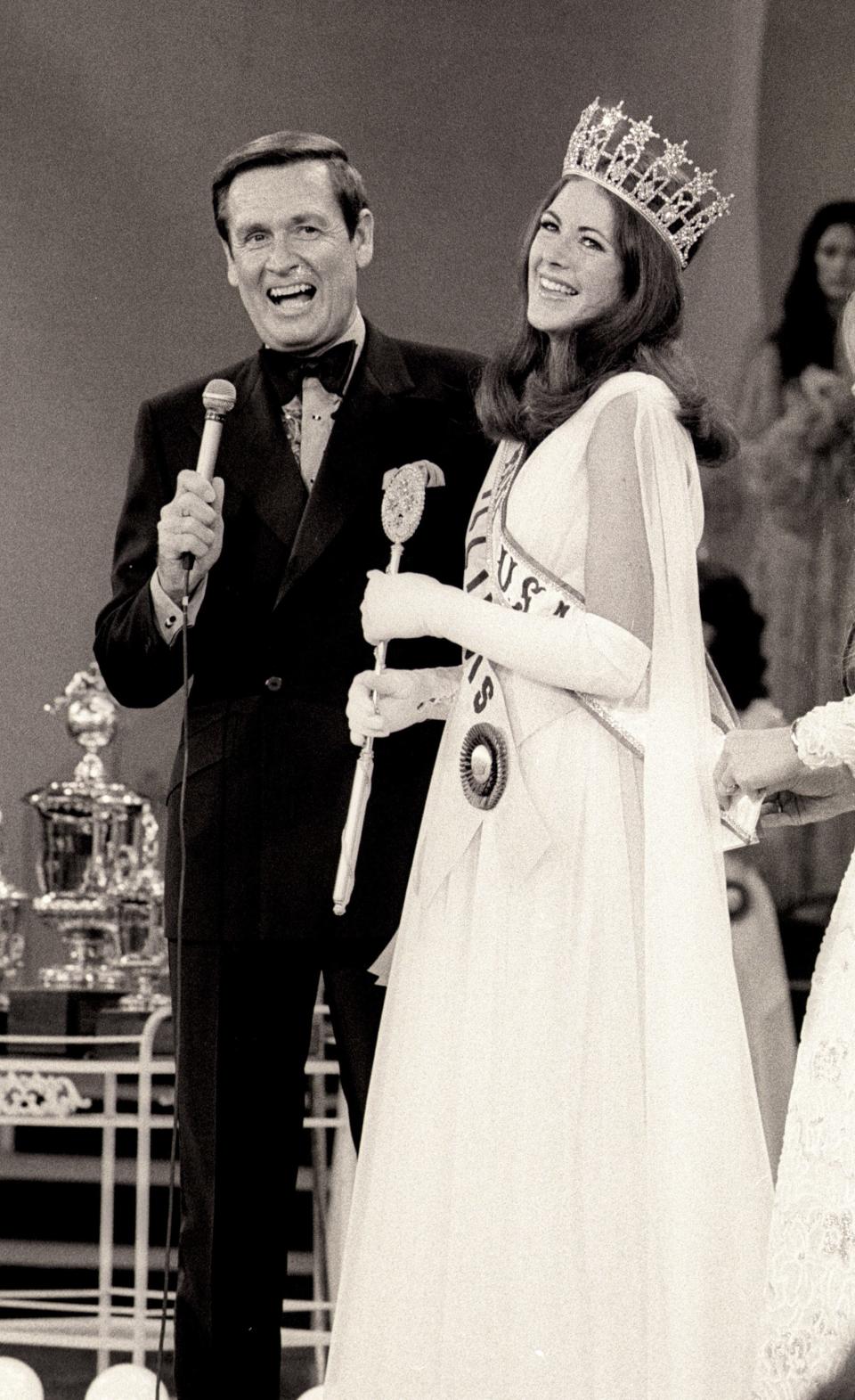 Miss USA Amanda Jones is crowned in 1973.