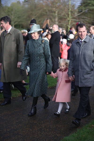 princess-anne-holding-isla-phillips-hand-xmas-day-3