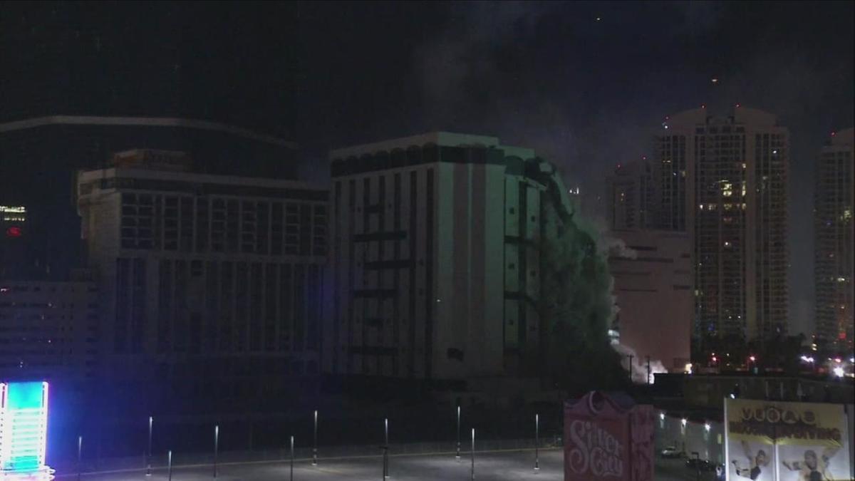 Implosion levels tower of Las Vegas' Riviera casino - Deseret News