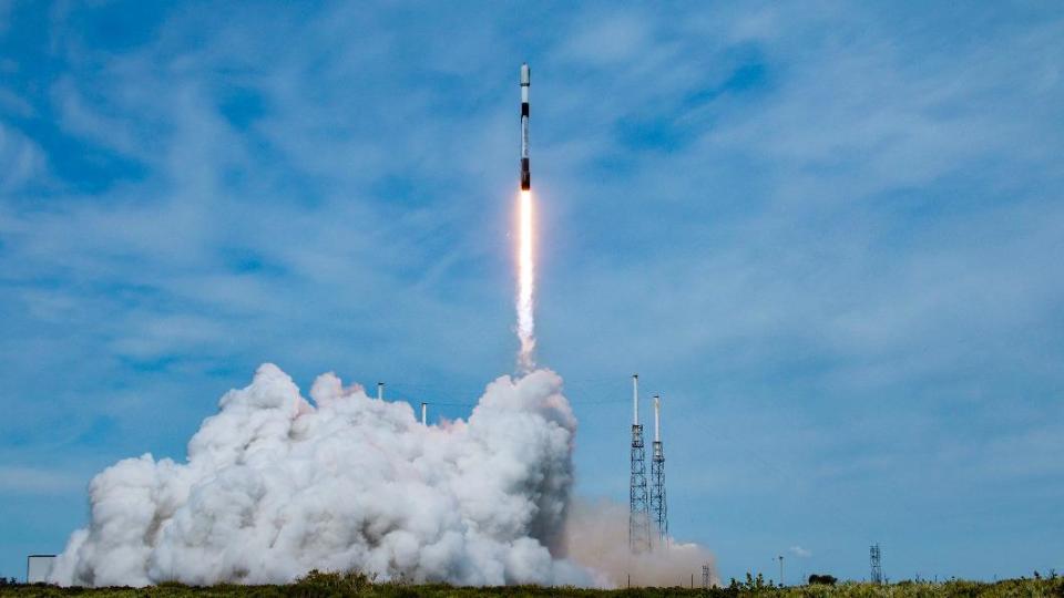 SpaceX懷著載送人類重返月球，更有著前往火星的遠景。（圖／翻攝自SpaceX 推特）