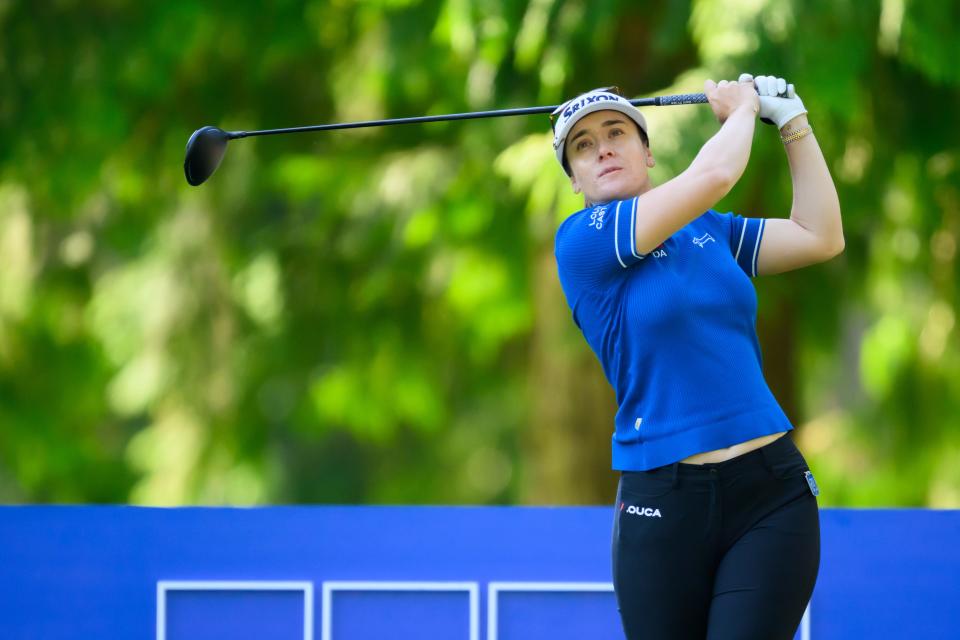 20 de junio de 2024; Sammamish, Washington, Estados Unidos; Hannah Green conduce la bola en el hoyo quince durante la primera ronda del torneo de golf KPMG Women's PGA Championship. Crédito obligatorio: Steven Bisig-USA TODAY Deportes