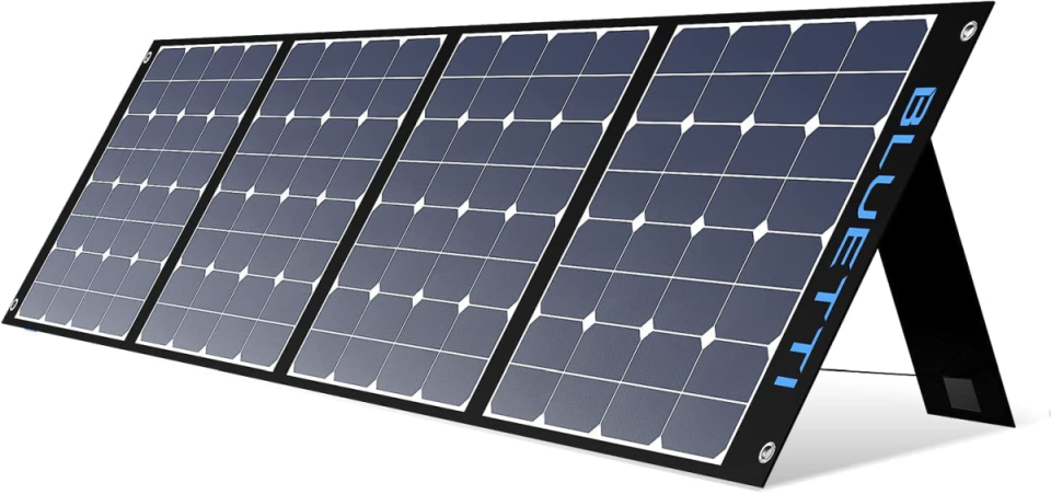 This is the solar panel that can recharge the AC200P.