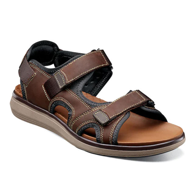 The 15 Best Orthopedic Sandals for Men and Women to Wear This Summer