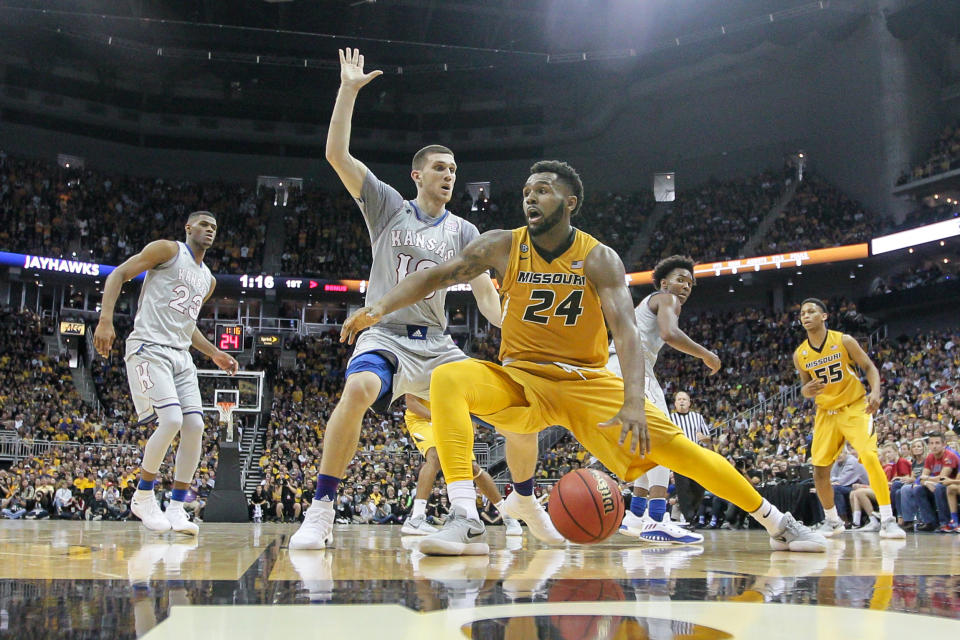 KANSAS CITY, MO - OCTOBER 22: Missouri Tigers forward Kevin Puryear (24) during the preseason Showdown for Relief college basketball game between the Missouri Tigers and the Kansas Jayhawks on October 22, 2017 at Sprint Center in Kansas City, Missouri.  (Photo by William Purnell/Icon Sportswire via Getty Images)