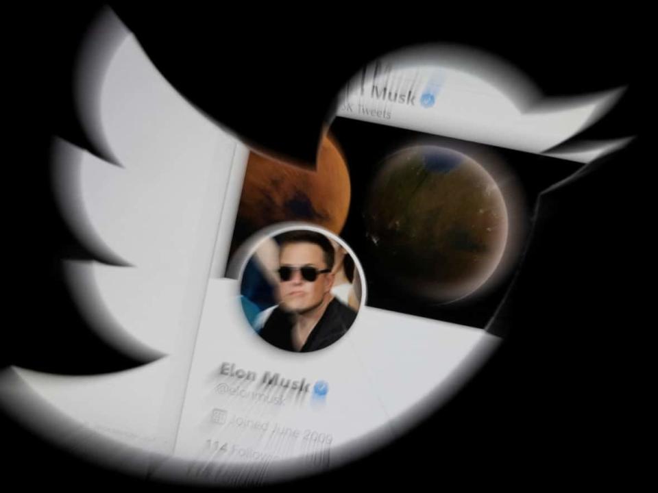 Elon Musk and Twitter have agreed to pay each other $1 billion US if their $44-billion takeover deal falls apart because of the actions of either side. (Dado Ruvic/Reuters - image credit)