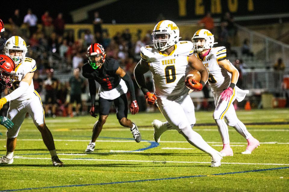 Deshon Jenkins jr. of the Bishop Verot football team is runs foryardsduring a game against the Cardinal Mooney football team at Bishop Verot on Friday, Oct. 20, 2023. Bishop Verot won.