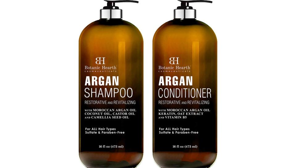 Let your mom have a self-care day with this relaxing shampoo set.
