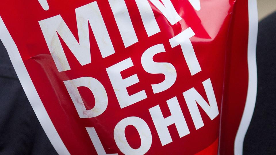 In Deutschland beträgt der Mindestlohn 9,35 Euro. In Luxemburg werden 12,36 Euro gezahlt.