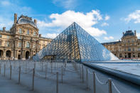 <p>Como cada año, el Museo del Louvre de París fue al que más gente acudió en 2021, un total de 2,83 millones de personas. Con respecto a 2020, el número de visitantes creció en un 5%. (Foto: Getty Images).</p> 