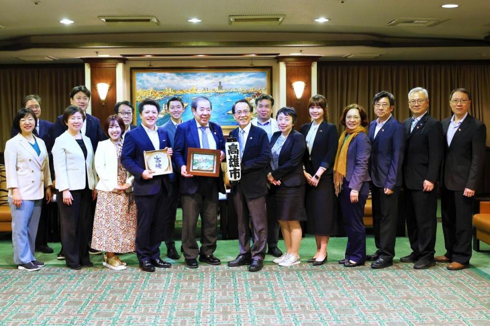 日本東京都荒川區議會訪團拜會高市府。   圖：高雄市行國處/提供