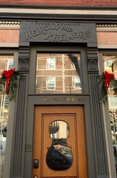 Herold and Kremers' doorframe in downtown Holland