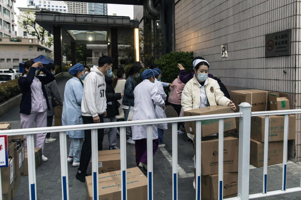 Shanghai Locks Down Half the City to Nail Growing Covid Outbreak (Qilai Shen / Bloomberg via Getty Images)