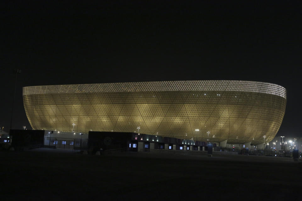 Vista general del estadio Lusail en Lusail, Qatar, 21 de octubre de 2022. Qatar ha construido ocho estadios para el Mundial y creado una ciudad enteramente nueva de Lusail donde se jugará la final. (AP Foto/Hussein Sayed)