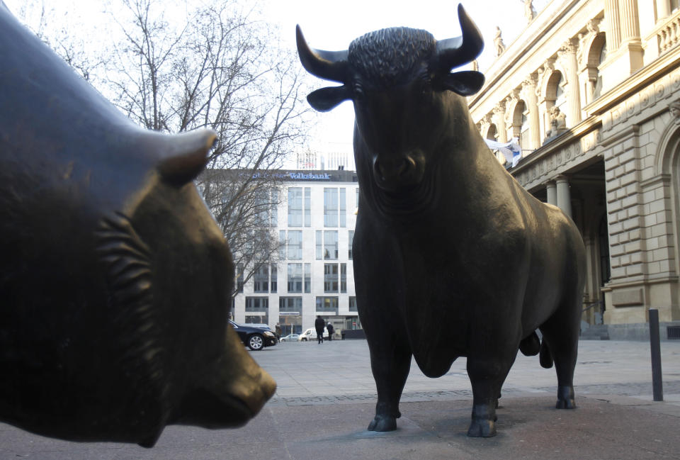 Bull and bear statues are pictured outside Frankfurt's stock exchange February 1, 2012. 